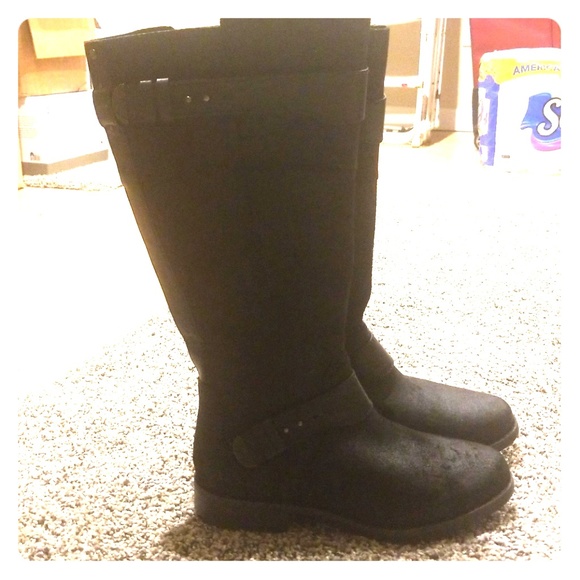 UGG boots - Picture 1 of 4